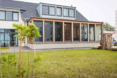 Ein Garten an der Unterkunft Ferienhäuser Baltic Lagoon Haus 14a