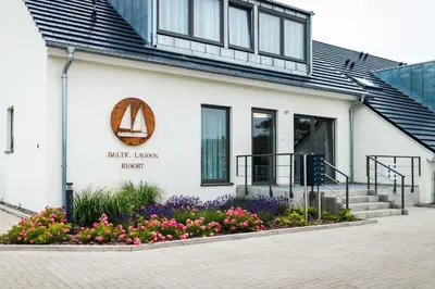 Eine Fassade oder ein Eingang zu Studio-Appartement mit Meerblick im Baltic Lagoon Resort