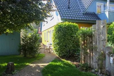 Ein Garten an der Unterkunft Freiraum Prerow