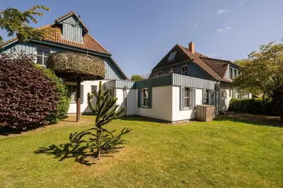 Ein Garten an der Unterkunft Haus am Schilf - Wohnung 5