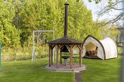 Ein Garten an der Unterkunft Haus am Schilf - Wohnung 4