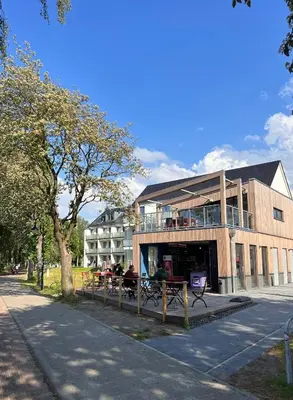 Das Gebäude in dem sich das Ferienhaus befindet