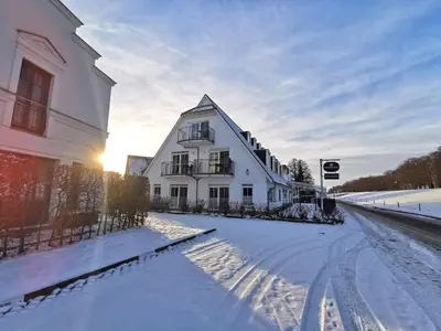 UNSERE BARRIEREFREIE PERLE MIT TERRASSE im Bernsteinhaus Zingst - 1 - im Winter