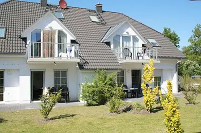 Ein Garten an der Unterkunft Haus Seeblick 7
