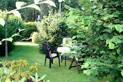 Ein Garten an der Unterkunft Voß, APP
