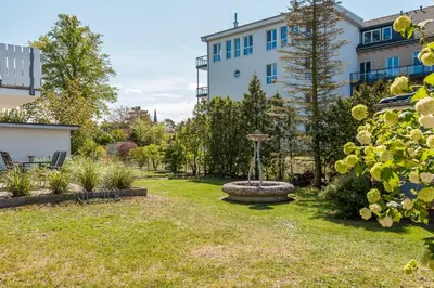 Ein Garten an der Unterkunft Haus Ostseenixe 05