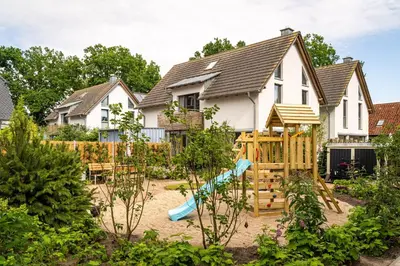 Ein Garten an der Unterkunft Rittersporn - Sauna, Kamin & Terrasse