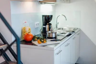 Küche/Küchenzeile in der Unterkunft M2 Living Maisonette Apartment No 3